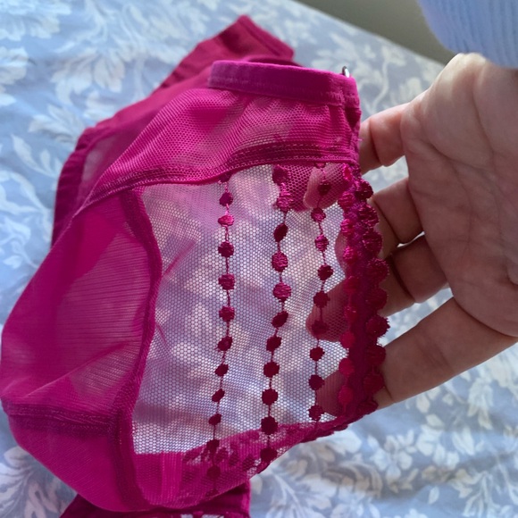 40E sheer Elomi bra. - Picture 3 of 4